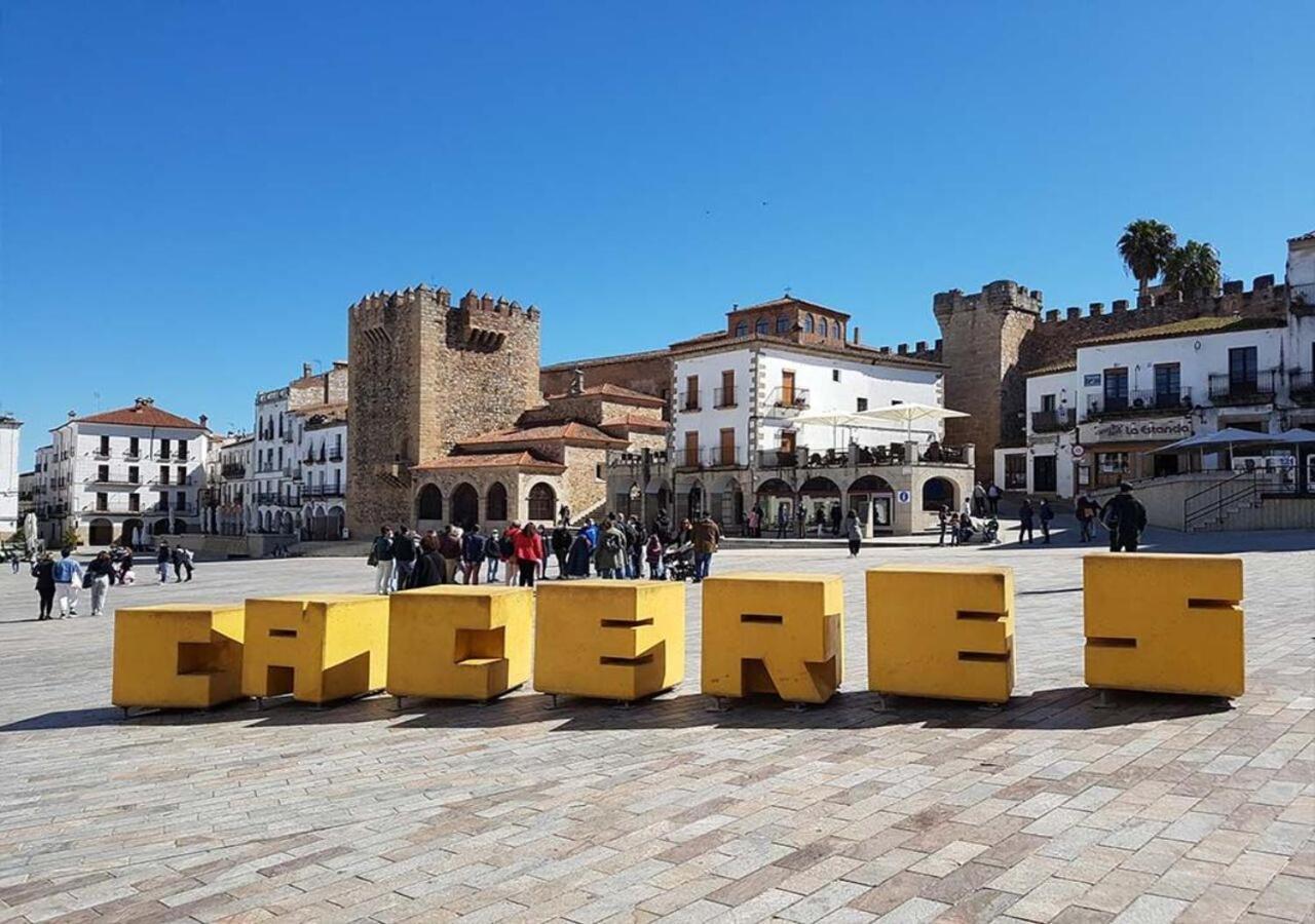 Elegante Apartamento para 5 en el centro de Cáceres con wifi Exterior foto
